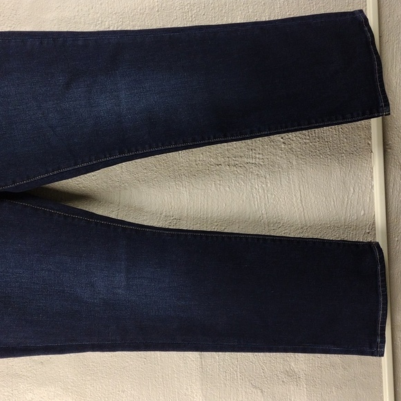 Lucky Brand Los Angeles Sweet Blue Dark Wash Mid Rise Straight Leg Ankle Jean - Picture 3 of 15